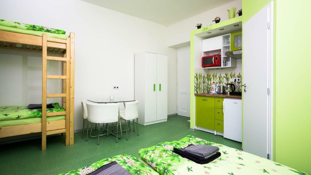 Apartment Four Year Seasons - Walkable To Centre, Metro And Riverside — Photos 2